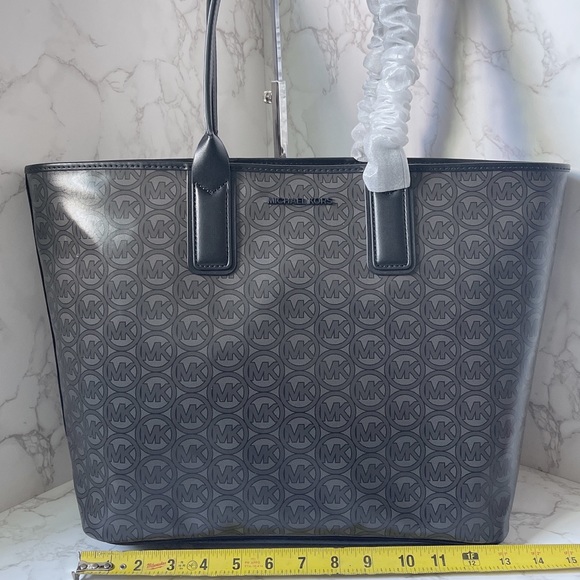 Michael Kors Tote - Picture 4 of 10